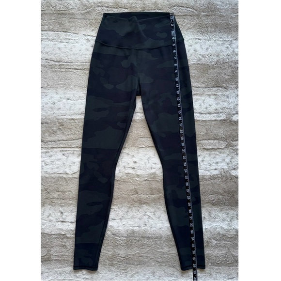 Alo Yoga High-Waist Camo Vapor Legging in Hunter Camouflage Size S - Picture 10 of 16